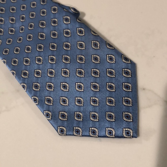 Jos. A. Bank Light Blue covered with silver lens - Picture 3 of 4